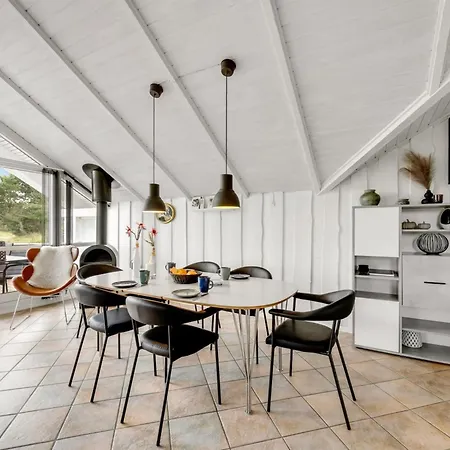 Cyrill - 250m To The Fjord By Interhome
